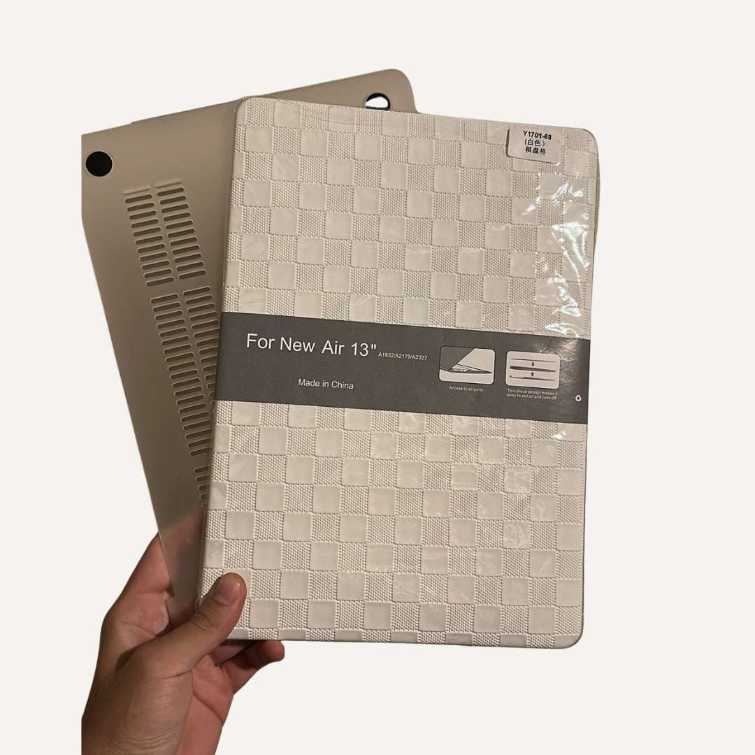 Funda Protectora para Laptop MacBook Air 13” con Teclado – Diseño Cuadriculado
